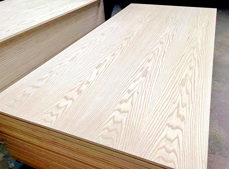 Red Oak veneer plywood